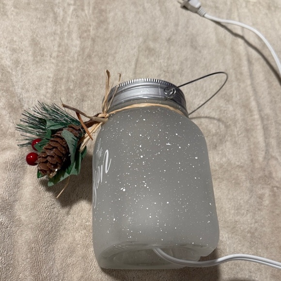 Scentsy Christmas Wax Warmer - Picture 3 of 4